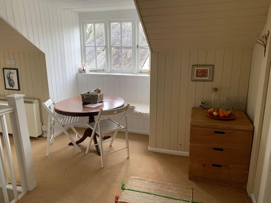 Trinity Annexe An Adorable First Floor Light And Lofty Space Within An Aonb Godmanstone Экстерьер фото